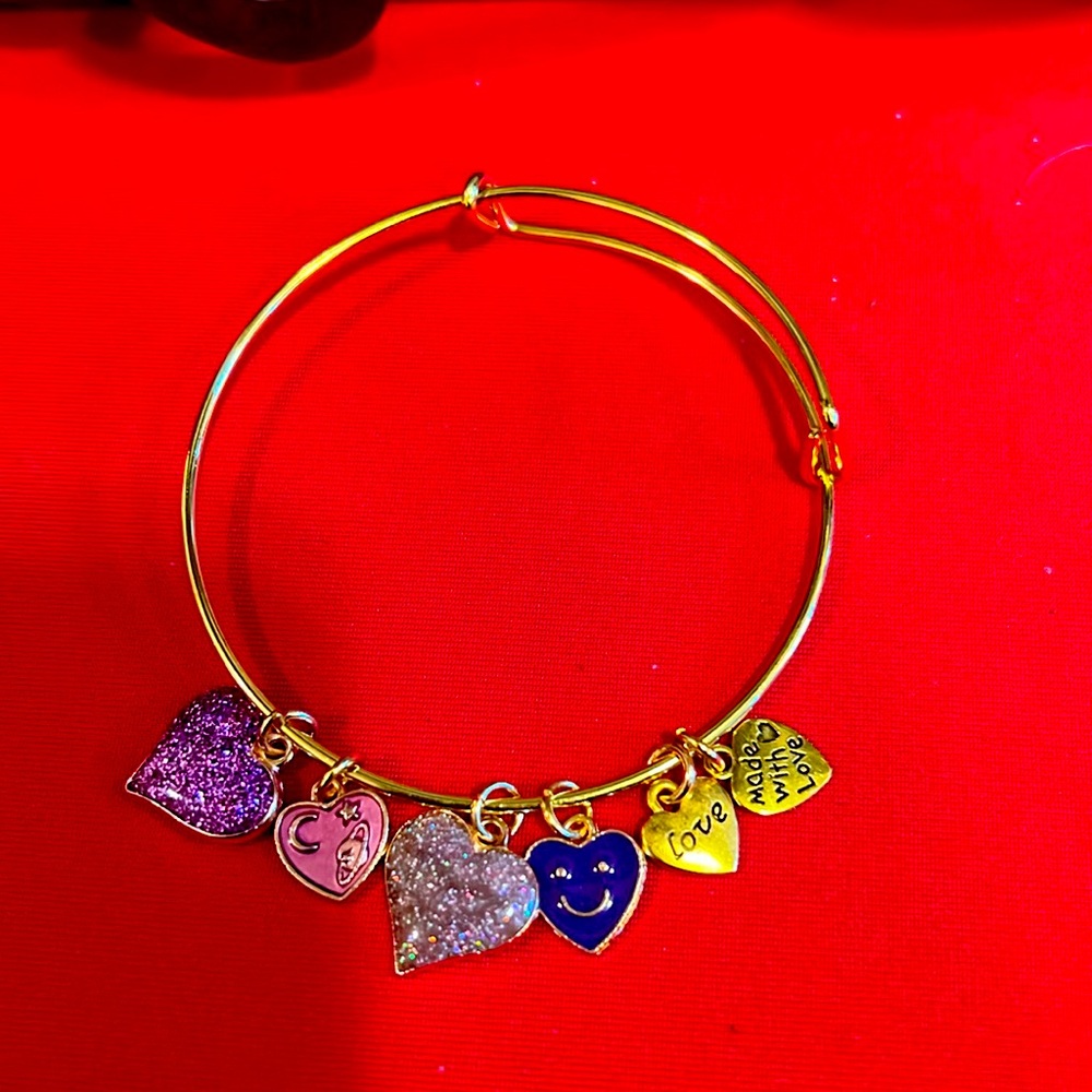 Expandable hearts Bangle Bracelet